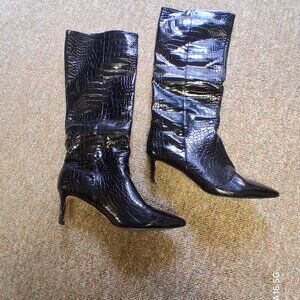WET KISS BLACK MID-HI HEEL BOOTS